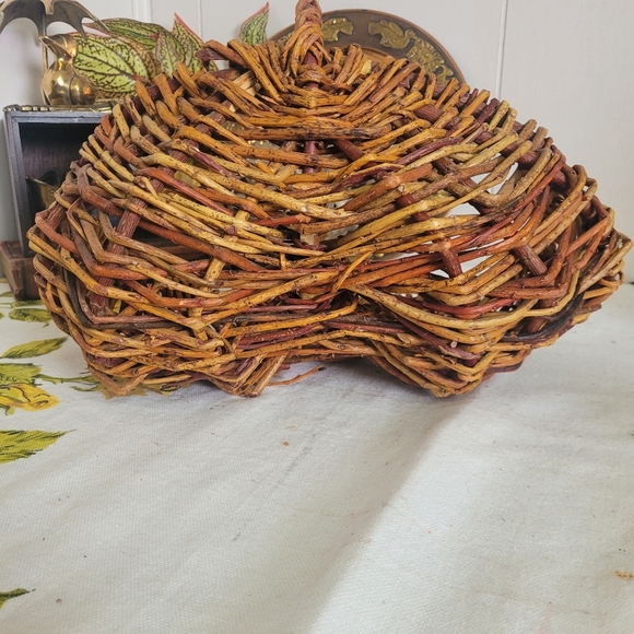 Vintage Wicker Butt Basket Willow - Picture 3 of 8